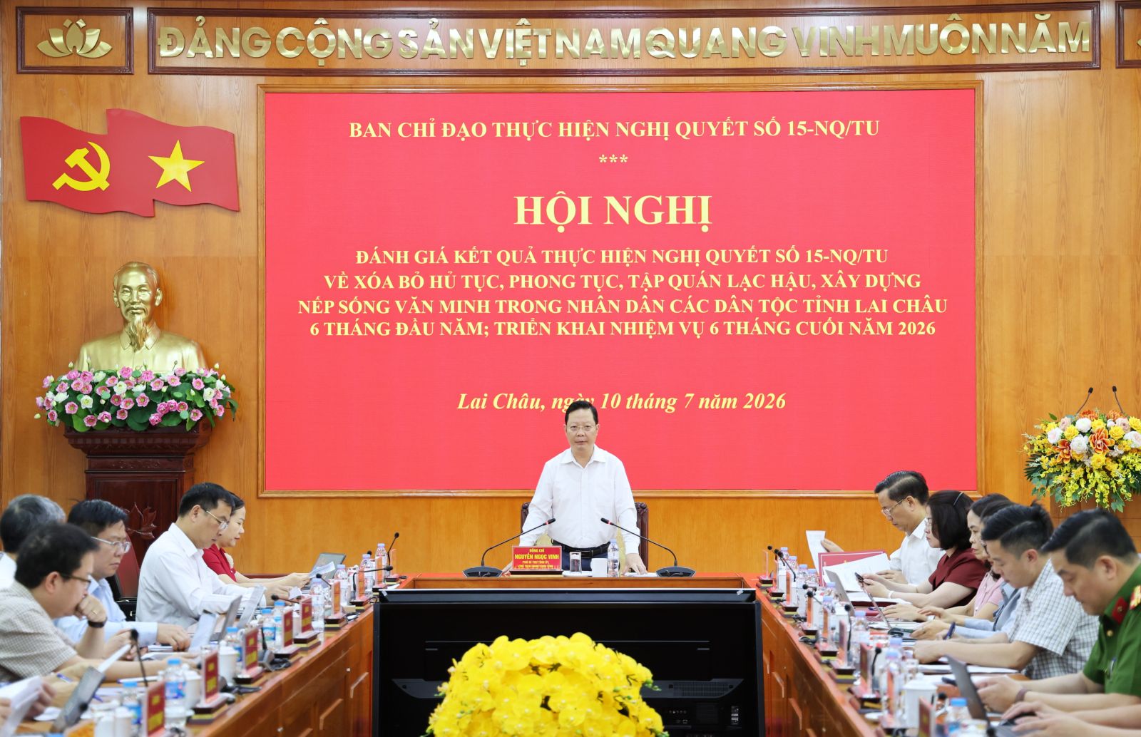 Tăng cường sự lãnh đạo, chỉ đạo, phát huy vai trò gương mẫu của cán bộ, đảng viên, nhất là người đứng đầu trong thực hiện Nghị quyết số 15-NQ/TU
