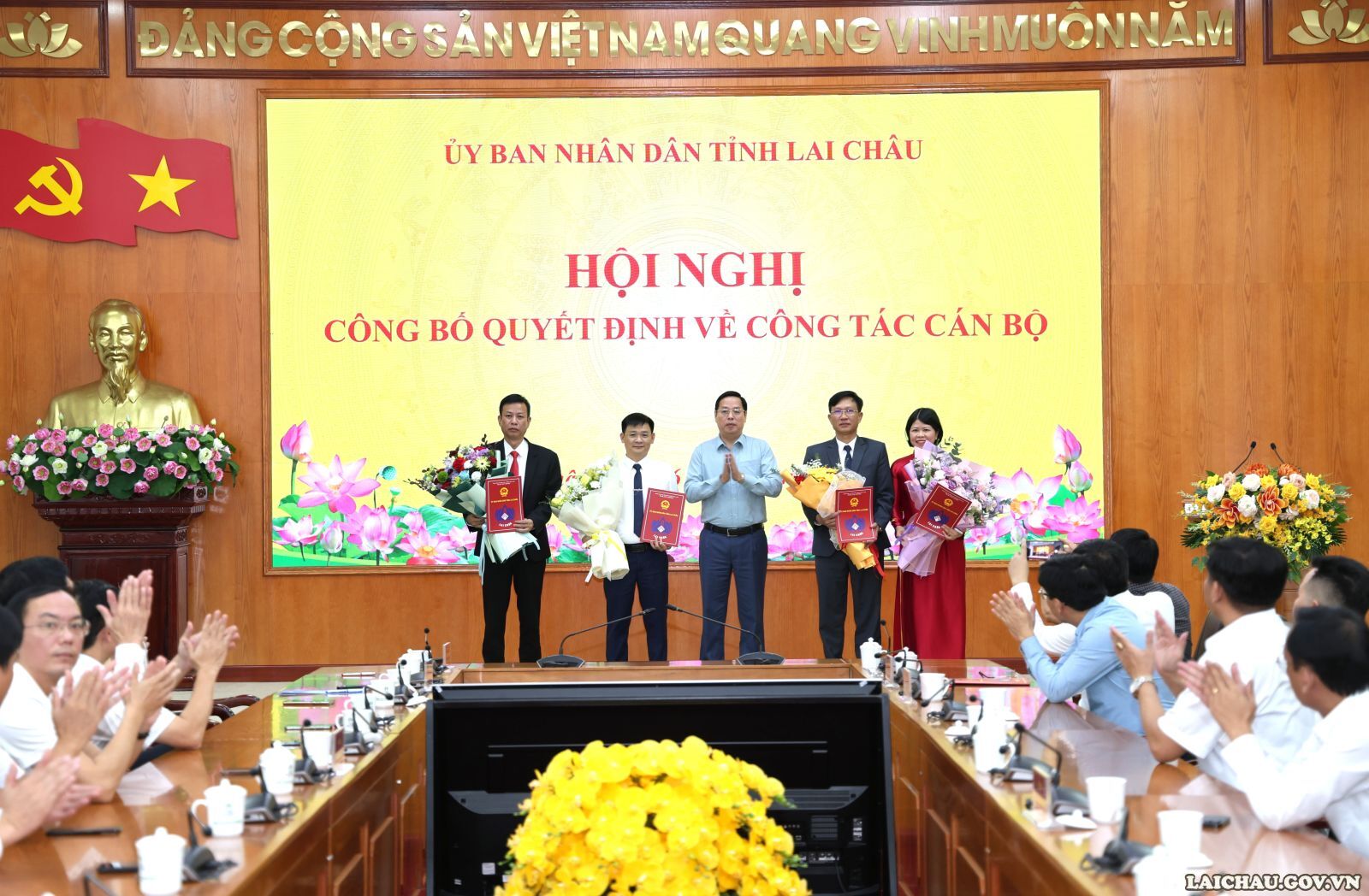 Lai Châu: Điều động, tiếp nhận bổ nhiệm 2 Giám đốc và 2 Phó Giám đốc các sở, ngành tỉnh