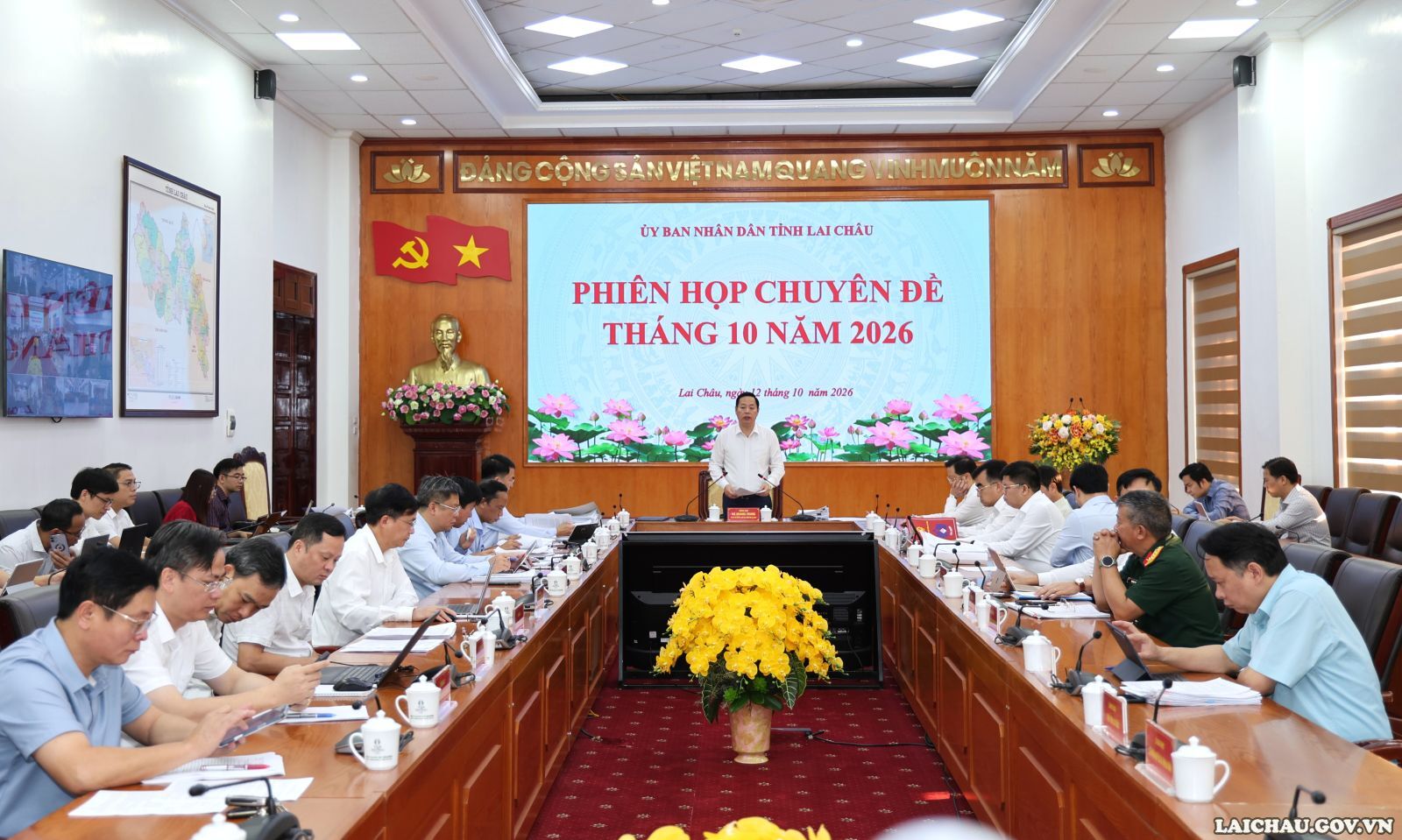 Chủ tịch UBND tỉnh Hà Quang Trung chủ trì Phiên họp chuyên đề tháng 10 năm 2026