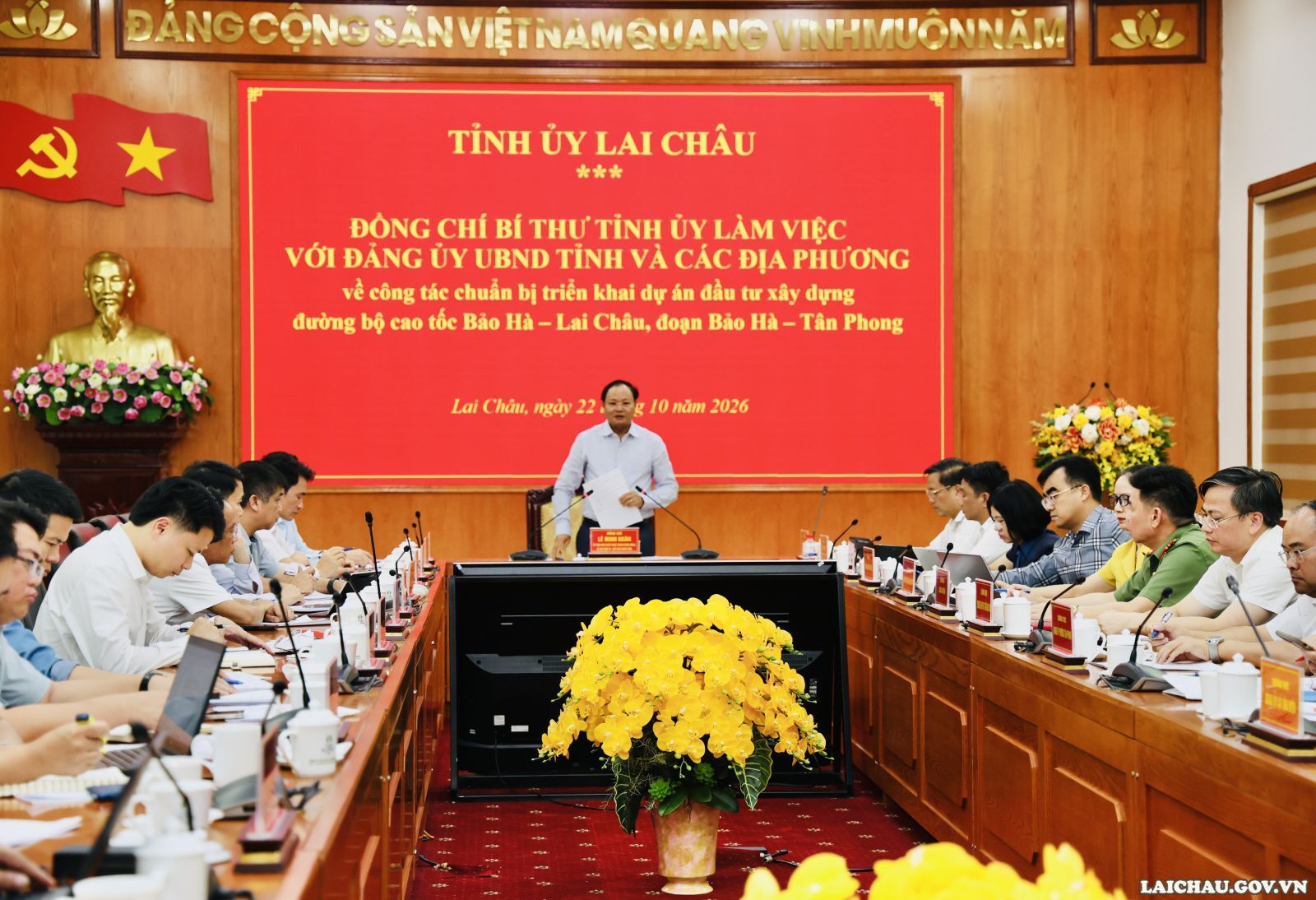 Bí thư Tỉnh ủy làm việc với Đảng ủy UBND tỉnh và các địa phương về công tác chuẩn bị triển khai Dự án đầu tư xây dựng đường bộ cao tốc Bảo Hà – Lai Châu, đoạn Bảo Hà – Tân Phong