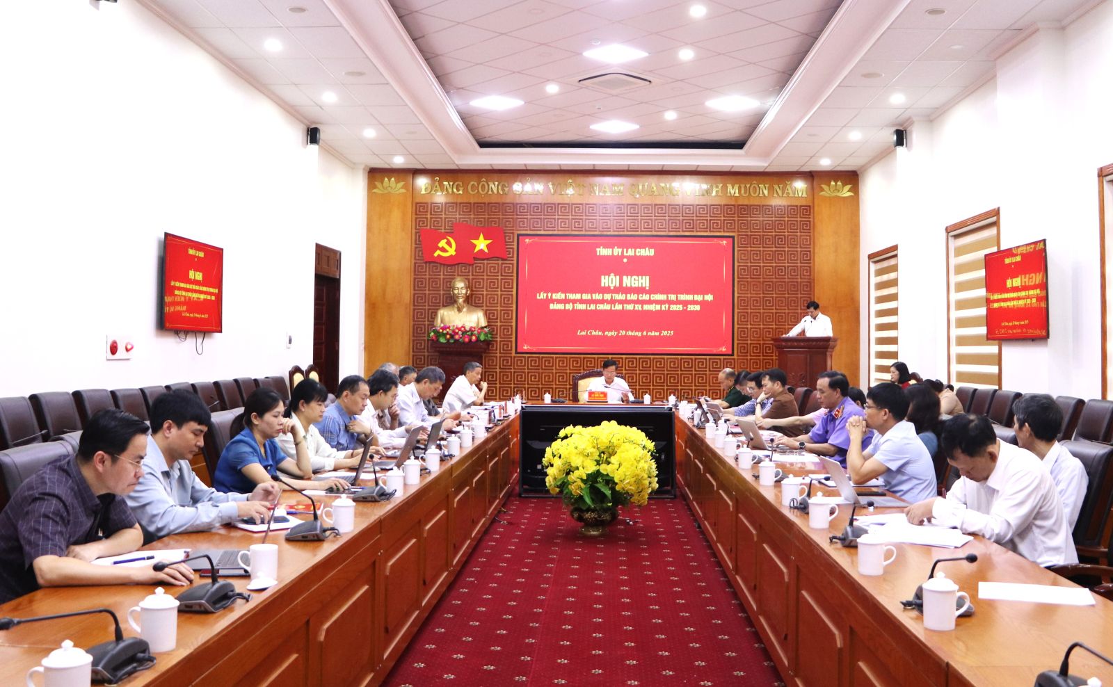Lai Châu: Lấy ý kiến tham gia vào dự thảo Báo cáo Chính trị trình Đại hội Đảng bộ tỉnh Lai Châu lần thứ XV, nhiệm kỳ 2025-2030