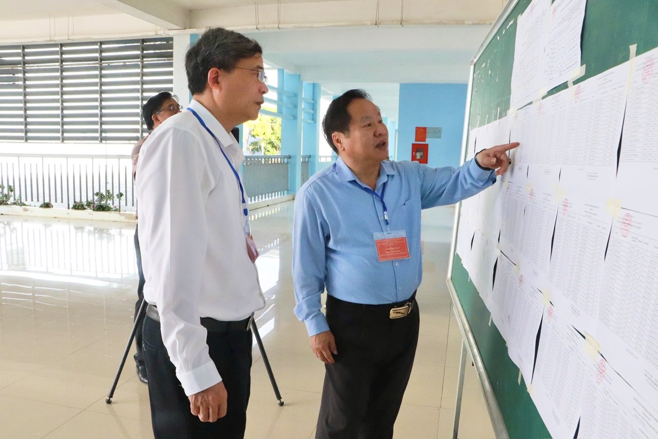 Phó Chủ tịch Thường trực UBND tỉnh Tống Thanh Hải kiểm tra công tác tổ chức Kỳ thi tuyển sinh THPT năm học 2026 - 2027
