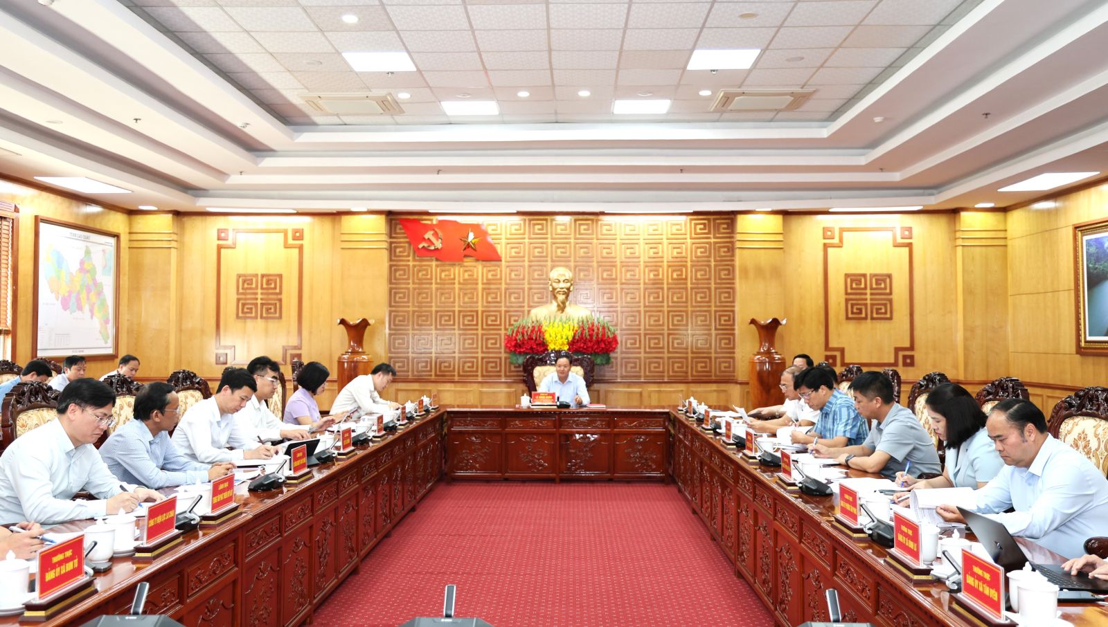 Thường trực Tỉnh ủy chỉ đạo tháo gỡ khó khăn, vướng mắc đối với các dự án lưới điện truyền tải đang triển khai trên địa bàn tỉnh Lai Châu