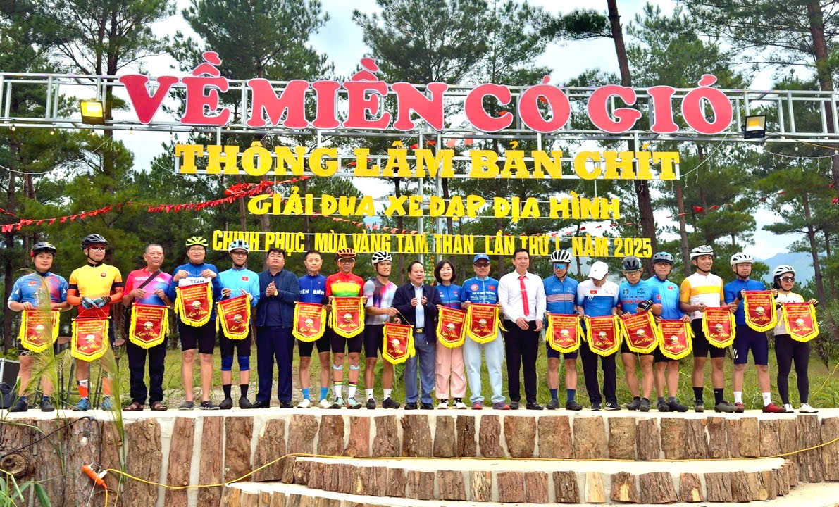 Khai mạc Giải đua xe đạp địa hình MTB tranh Cúp “Mùa vàng Tam Than” lần thứ I, năm 2025
