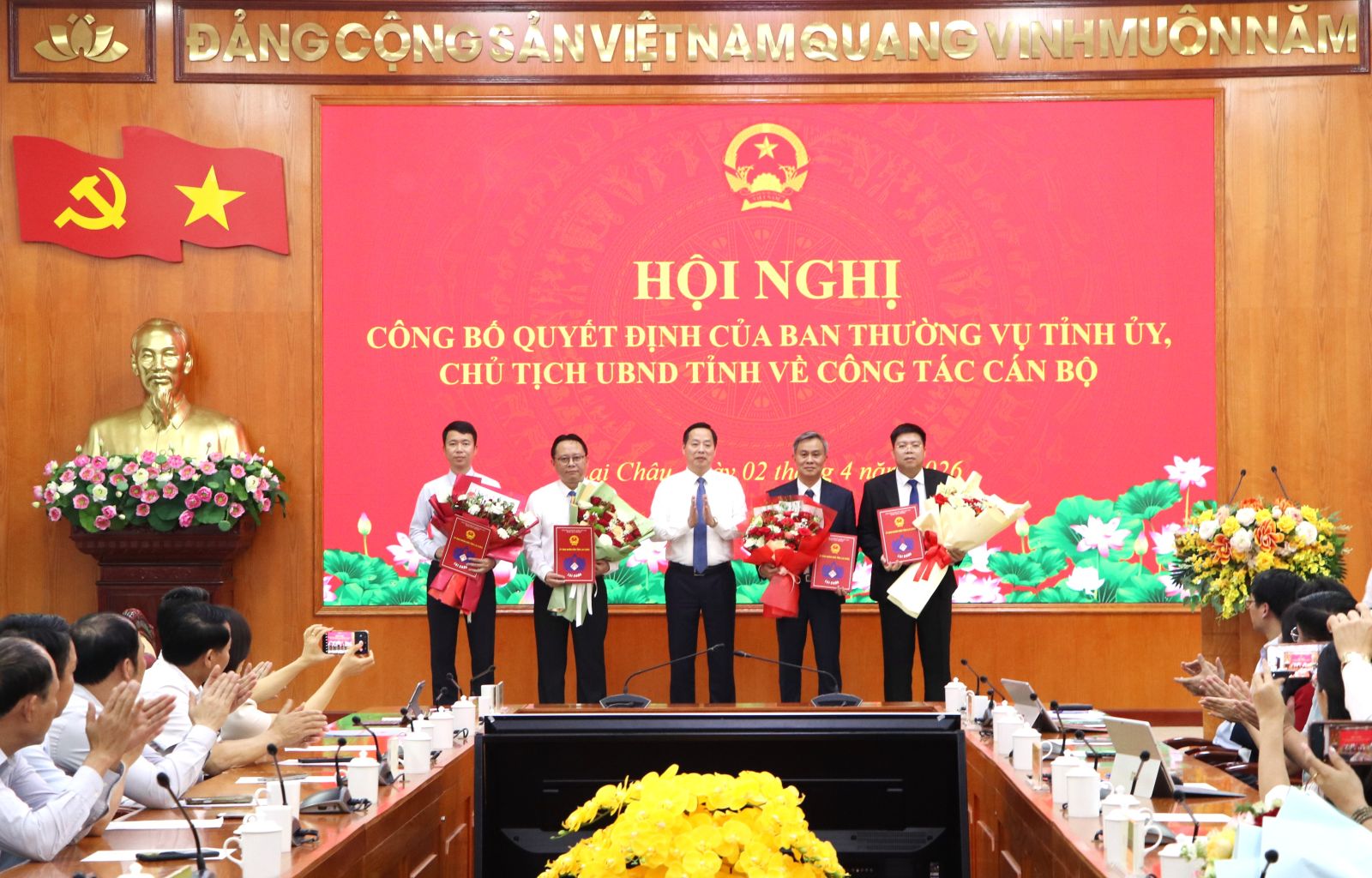 Lai Châu: Công bố các quyết định về công tác cán bộ