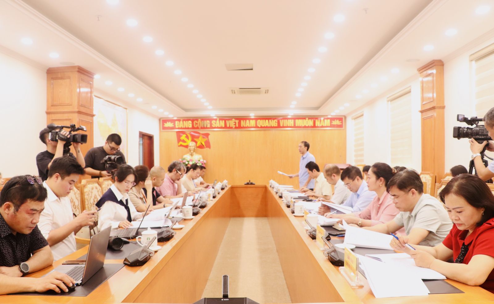 Lai Châu họp thống nhất công tác chuẩn bị tổ chức Hội nghị “Phát triển nông nghiệp hàng hóa, dược liệu theo hướng kinh tế xanh”