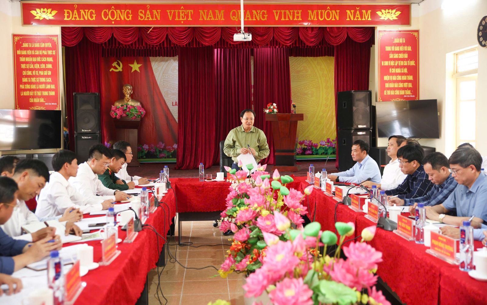 Đoàn công tác của Ban Thường vụ Tỉnh ủy làm việc tại xã Sì Lở Lầu